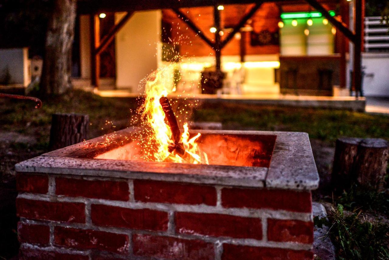 Villa Dijana - Pool, Spa, Outdoor Kitchen Beograd Bagian luar foto